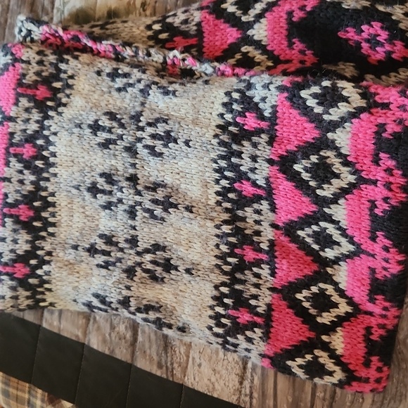 American Eagle Outfitters Pink and Black Knit Scarf - Picture 4 of 4